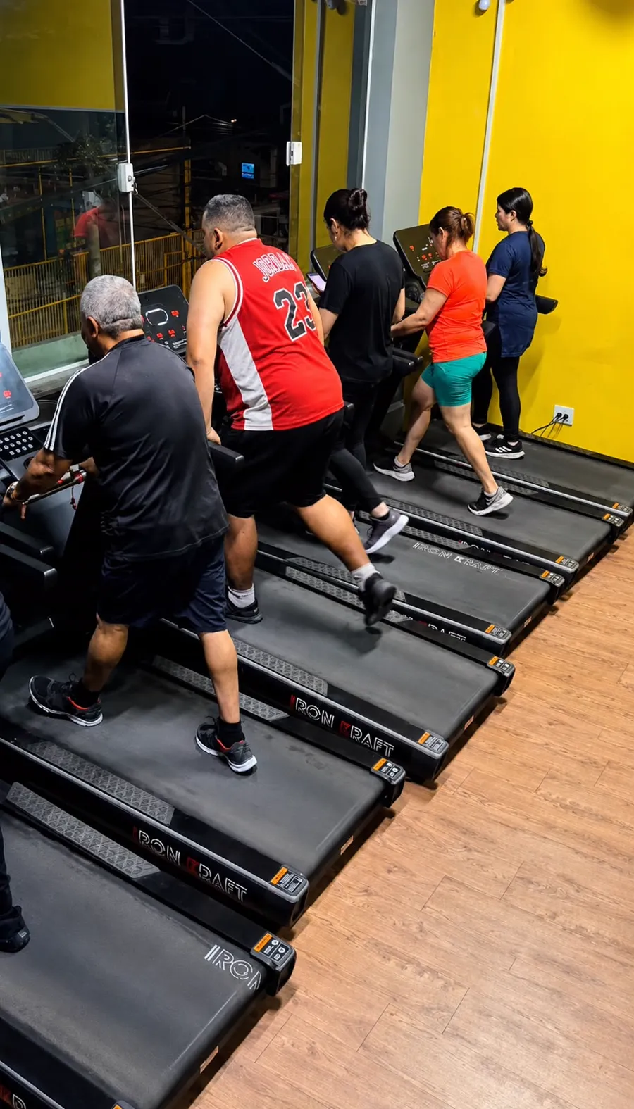 Área de cardio da Recanto Fitness, academia na Terceira Divisão